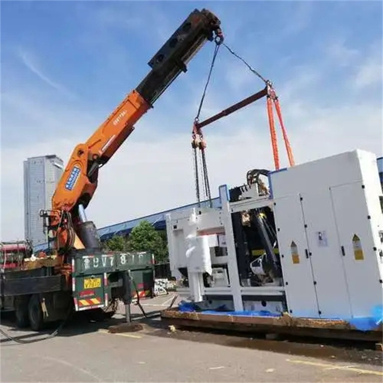 太和重型变压器吊装